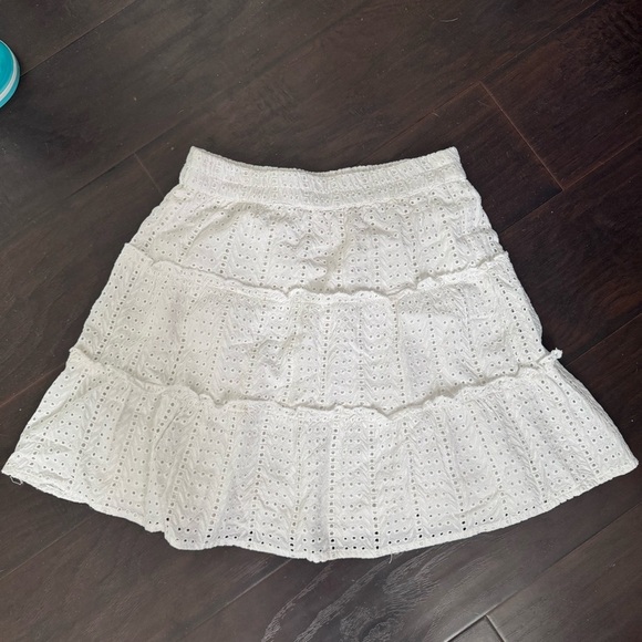 Vintage-Inspired White Eyelet Skirt | Cottagecore Boho Ruffle Mini L festival - Picture 2 of 4
